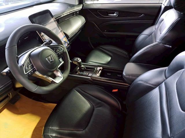 『實車實圖 實車實價』IK 360度環景 抬頭 自動停車 智行版配備齊全 一手車 氣氛佳 品質保證 寶佳汽車歡迎您來電  第4張相片