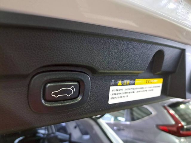 『實車實圖 實車實價』IK 360度環景 抬頭 自動停車 智行版配備齊全 一手車 氣氛佳 品質保證 寶佳汽車歡迎您來電  第15張相片