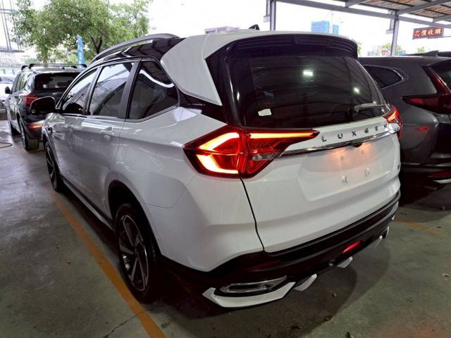 『實車實圖 實車實價』IK 360度環景 抬頭 自動停車 智行版配備齊全 一手車 氣氛佳 品質保證 寶佳汽車歡迎您來電  第16張相片