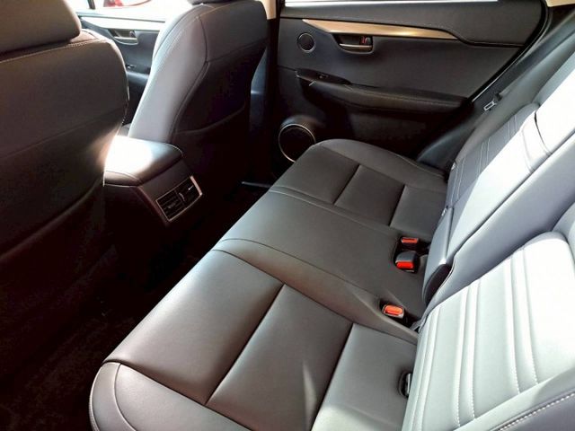 『實車實圖 實車實價』IK LTA PCS TCS TPMS 豪華版配備齊全 一手車氣氛佳 品質保證 寶佳汽車歡迎您來電  第5張相片