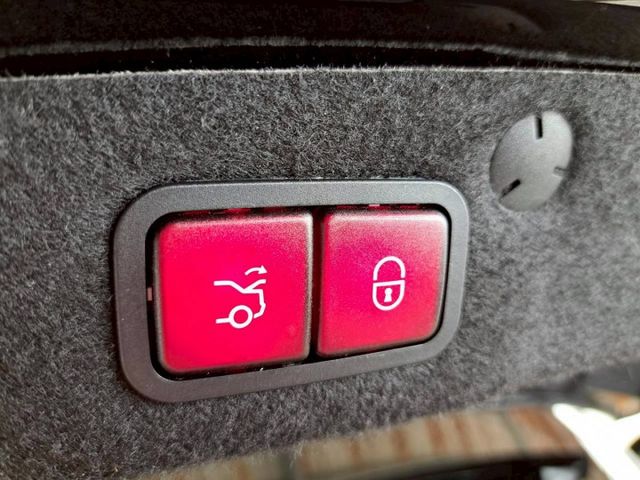 『實車實圖 實車實價』IK ACC LDWS APA TCS P20版配備齊全 一手車氣氛佳 品質保證寶佳汽車歡迎您來電  第14張相片