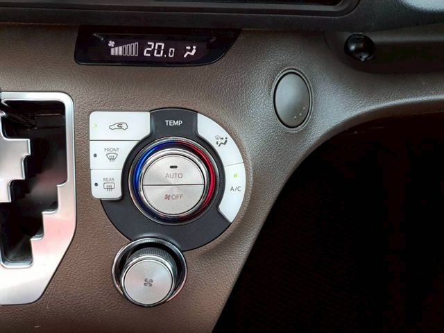 『實車實圖 實車實價』IK LWDS ACC TCS 單滑門豪華+版配備齊全 一手車氣氛佳 品質保證 寶佳汽車歡迎您來電  第14張相片