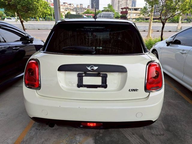 『實車實圖 實車實價』IK TV GPS TCS ONE版配備齊全 一手車氣氛佳 品質保證 寶佳汽車歡迎您來電  第12張相片