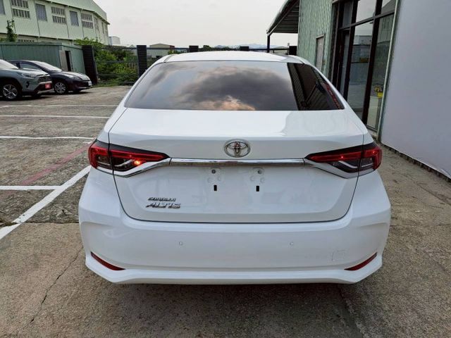 『實車實圖 實車實價』ACC LWDS TCS TPMS 豪華版配備齊全 一手車氣氛佳 品質保證 寶佳汽車歡迎您來電  第17張相片