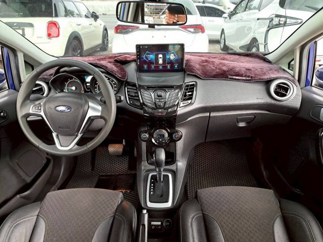 『實車實圖 實車實價』IK TV GPS TCS TPMS 運動版配備齊全 一手車氣氛佳 品質保證 寶佳汽車歡迎您來電  第6張相片