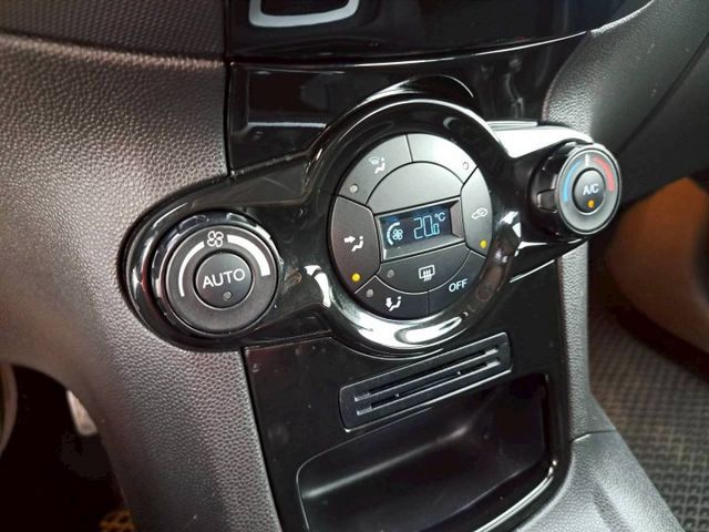 『實車實圖 實車實價』IK TV GPS TCS TPMS 運動版配備齊全 一手車氣氛佳 品質保證 寶佳汽車歡迎您來電  第13張相片