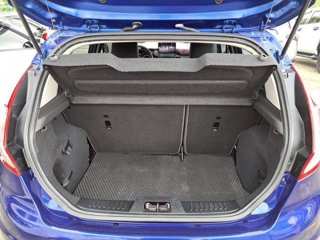 『實車實圖 實車實價』IK TV GPS TCS TPMS 運動版配備齊全 一手車氣氛佳 品質保證 寶佳汽車歡迎您來電  第14張相片