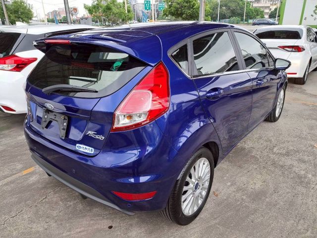 『實車實圖 實車實價』IK TV GPS TCS TPMS 運動版配備齊全 一手車氣氛佳 品質保證 寶佳汽車歡迎您來電  第17張相片