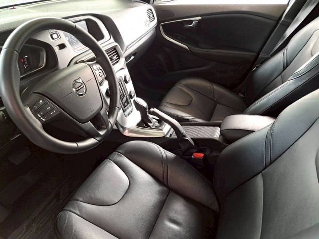 『實車實圖 實車實價』IK ACC LWDS TCS 運動版配備齊全 一手車氣氛佳 品質保證 寶佳汽車歡迎您來電  第4張相片