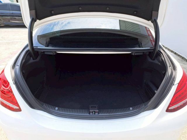 『實車實圖 實車實價』IK ESP TCS BSM 防追撞 AMG版配備齊全 一手車氣氛佳 品質保證 寶佳汽車歡迎您來電  第15張相片