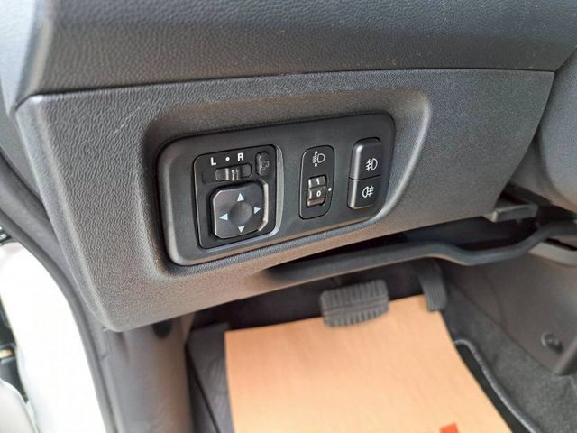 『實車實圖 實車實價』IK GPS TV TCS 電尾門 輕鬆版配備齊全 一手車氣氛佳 品質保證 寶佳汽車歡迎您來電  第10張相片