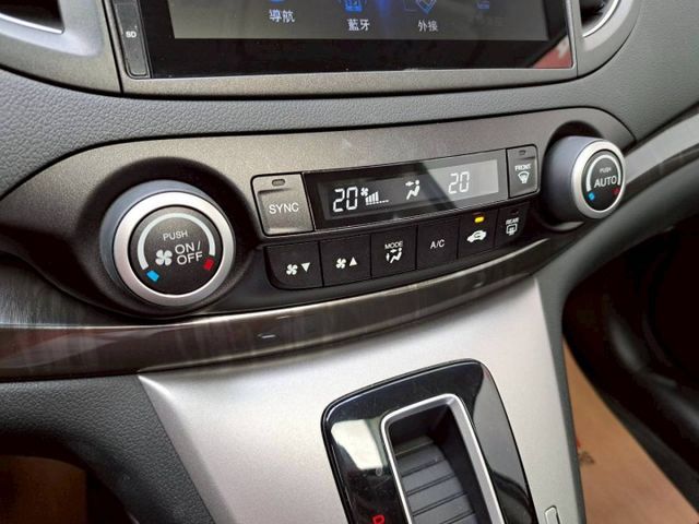『實車實圖 實車實價』F1手自排快撥 TCS GPS 4WD版配備齊全 一手車氣氛佳 品質保證 寶佳汽車歡迎您來電  第13張相片