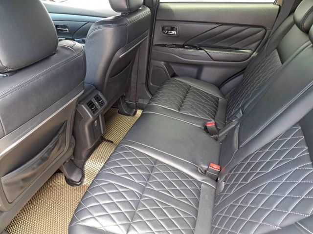 『實車實圖 實車實價』IK ACC LWDS 電尾門 安卓 尊貴版配備齊全 一手車氣氛佳 品質保證 寶佳汽車歡迎您來電  第5張相片
