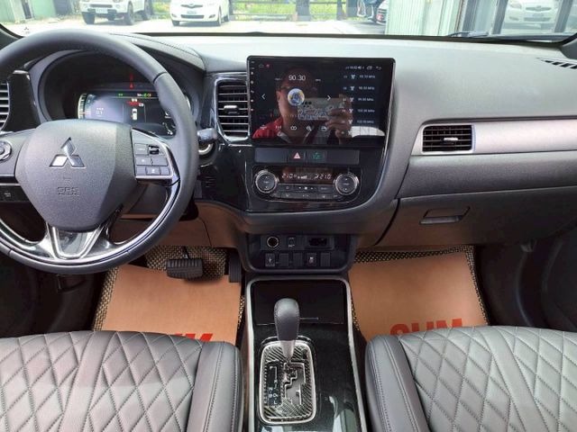 『實車實圖 實車實價』IK ACC LWDS 電尾門 安卓 尊貴版配備齊全 一手車氣氛佳 品質保證 寶佳汽車歡迎您來電  第8張相片
