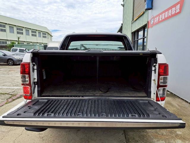 『實車實圖 實車實價』IK 4*4 TCS TRMS 運動版配備齊全 一手車氣氛佳 品質保證 寶佳汽車歡迎您來電  第14張相片