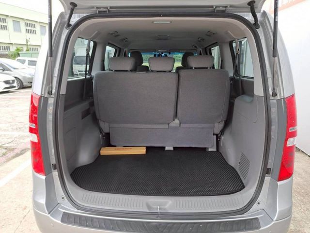 『實車實圖 實車實價』GPS TV TCS TPMS BAS 8人版配備齊全 一手車氣氛佳 品質保證 寶佳汽車歡迎您來電  第14張相片