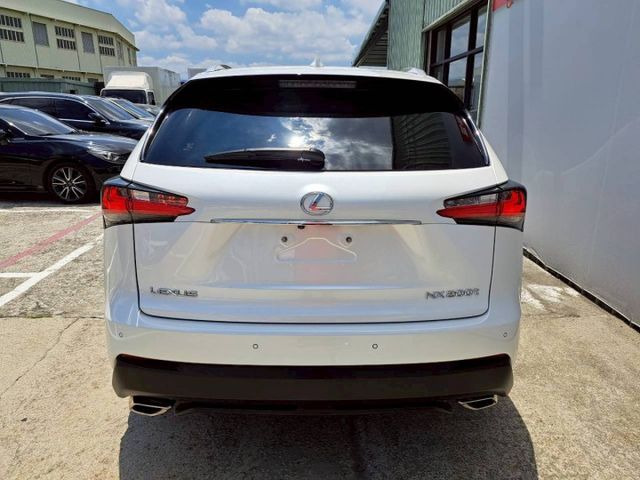 『實車實圖 實車實價』F-SPORT版配備齊全 一手車氣氛佳 品質保證 寶佳汽車歡迎您來電  第17張相片