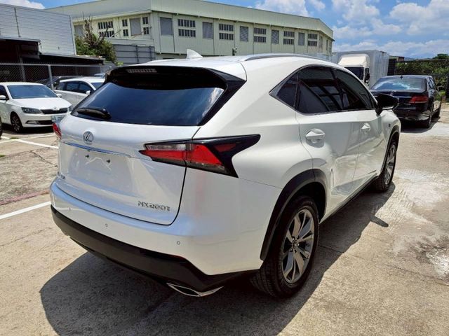 『實車實圖 實車實價』F-SPORT版配備齊全 一手車氣氛佳 品質保證 寶佳汽車歡迎您來電  第18張相片