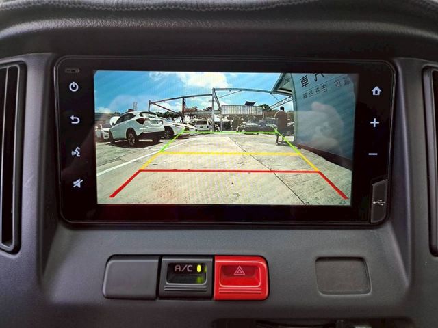 『實車實圖 實車實價』TCS ABS ESP LED 三面棚式對開配備齊全 一手車氣氛佳 品質保證 寶佳汽車歡迎您來電  第12張相片