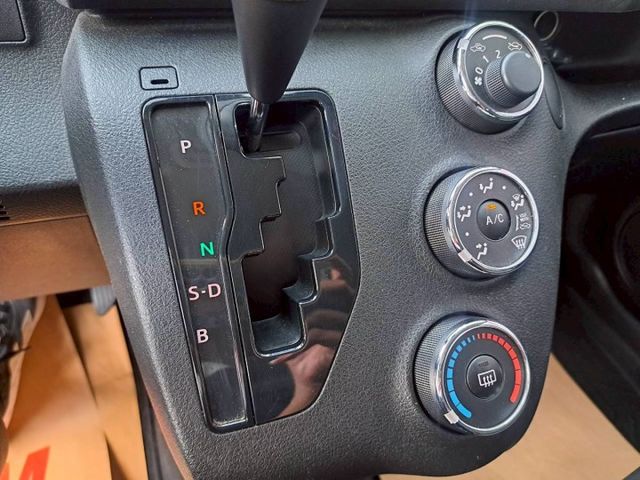 『實車實圖 實車實價』IK GPS LWDS AEB 經典版配備齊全 一手車氣氛佳 品質保證 寶佳汽車歡迎您來電  第13張相片