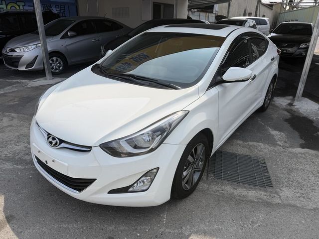 HYUNDAI現代 ELANTRA  第1張相片