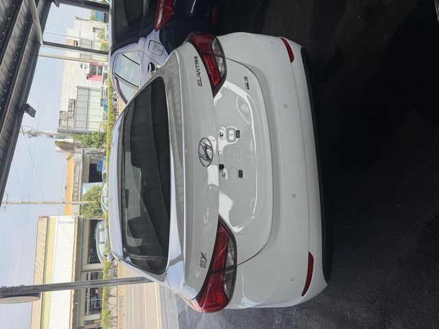 HYUNDAI現代 ELANTRA  第4張相片