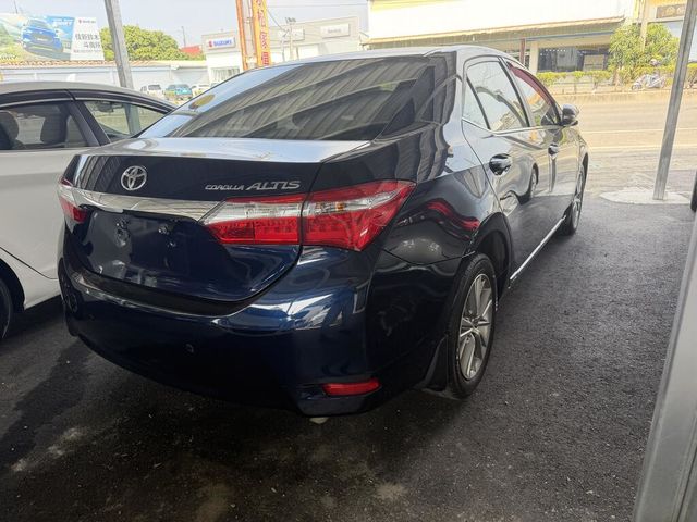 TOYOTA豐田 ALTIS  第2張相片
