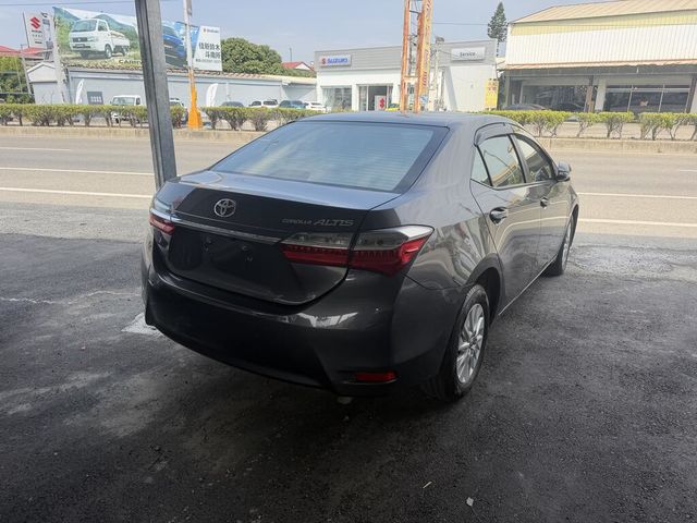 TOYOTA豐田 ALTIS  第2張相片