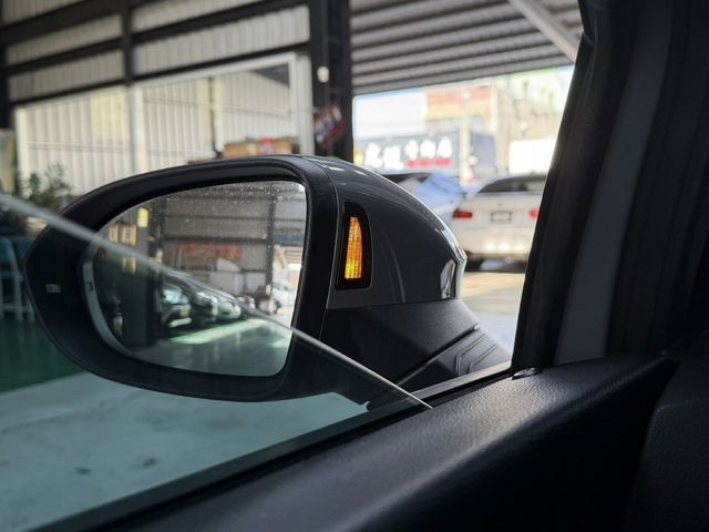 VOLKSWAGEN福斯 GOLF VARIANT  第13張相片