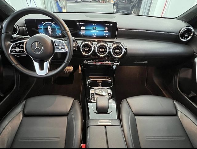 M-BENZ賓士 A200  第9張相片