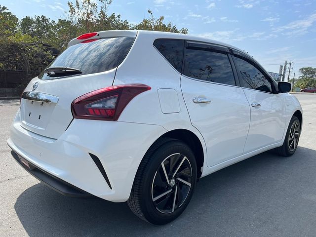 NISSAN日產 TIIDA  第2張相片