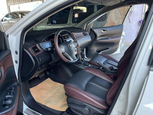 NISSAN日產 TIIDA  第7張相片