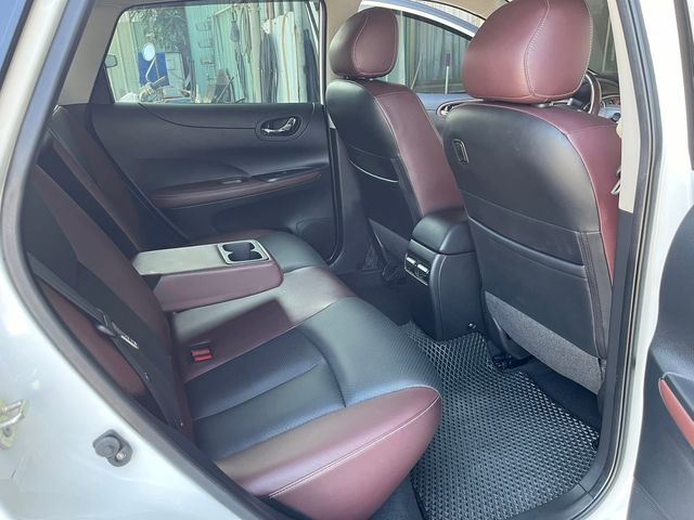 NISSAN日產 TIIDA  第10張相片