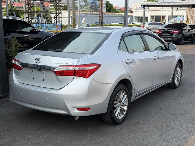 TOYOTA豐田 ALTIS  第2張相片