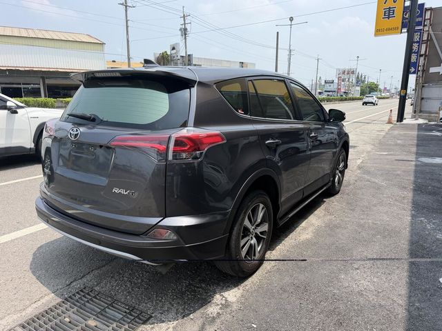 TOYOTA豐田 RAV4  第2張相片