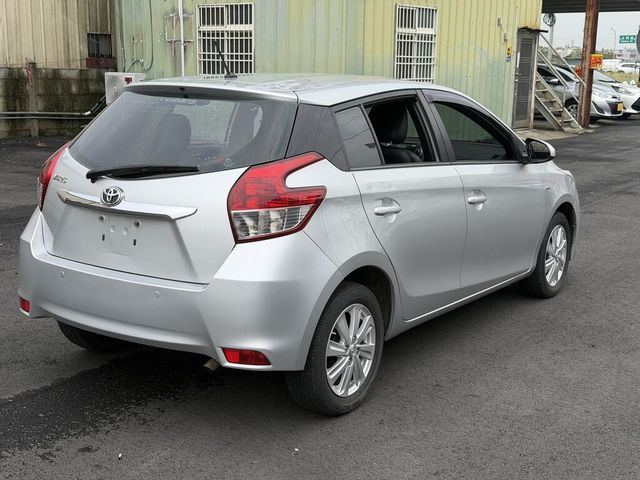 TOYOTA豐田 YARIS  第2張相片