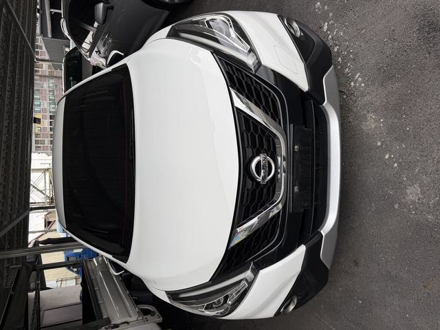 NISSAN日產 TIIDA  第3張相片