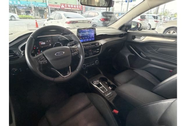 【福特/ Focus /2019年/藍】【福利品優惠釋出 僅需$32萬8千】  第8張相片