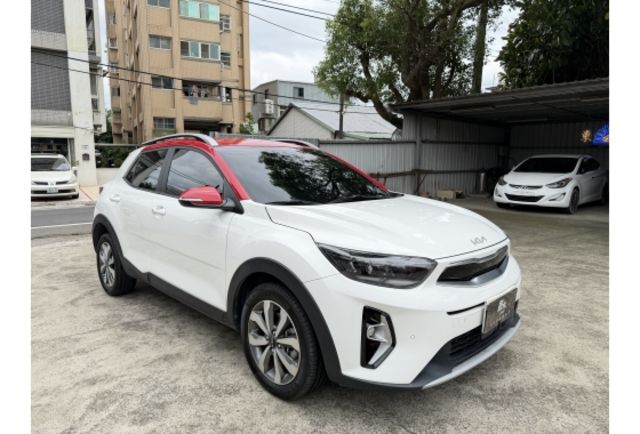 【Stonic/KIA /2022年/白、紅】【油電】ACC跟車  第3張相片