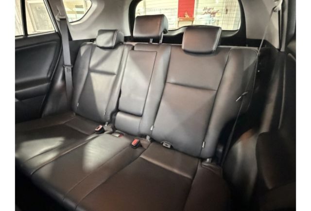 Toyota RAV4  第10張相片