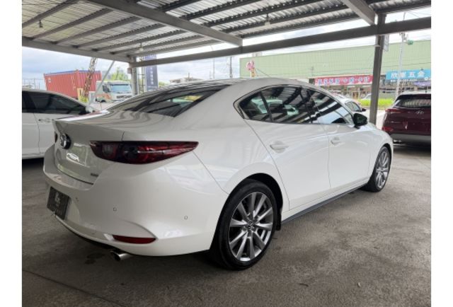 Mazda MAZDA3  第3張相片