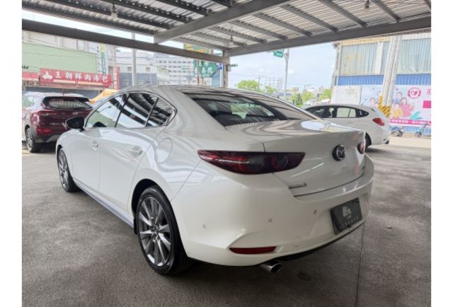 Mazda MAZDA3  第6張相片