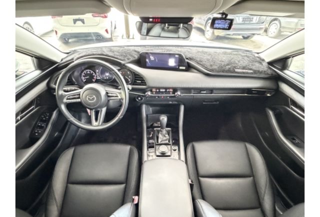 Mazda MAZDA3  第7張相片