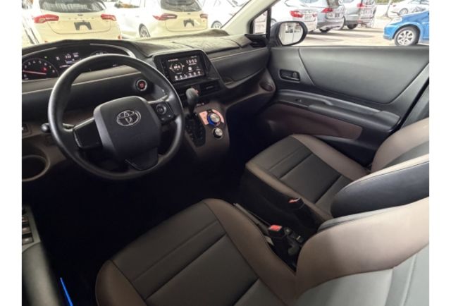 Toyota SIENTA  第8張相片