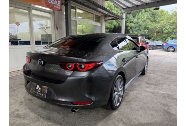 Mazda MAZDA3  第5張相片