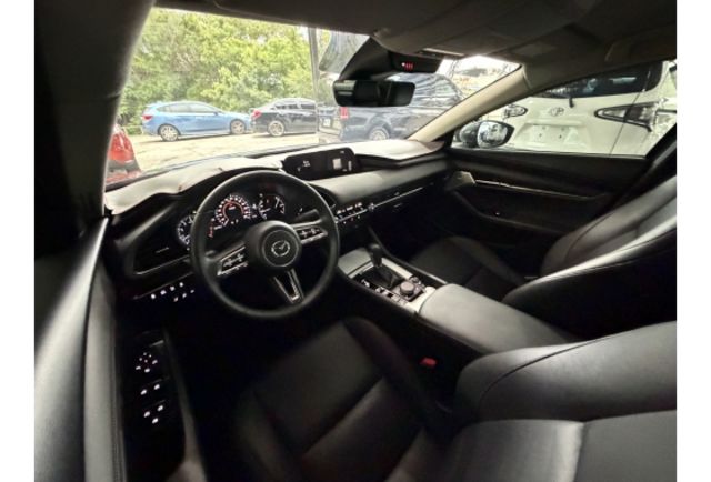 Mazda MAZDA3  第7張相片