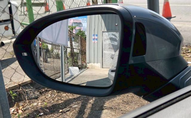 VOLKSWAGEN福斯 GOLF GTI  第7張相片