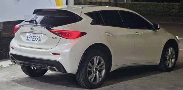 INFINITI無限 Q30  第2張相片