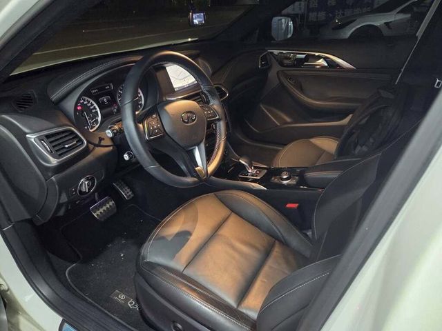INFINITI無限 Q30  第3張相片