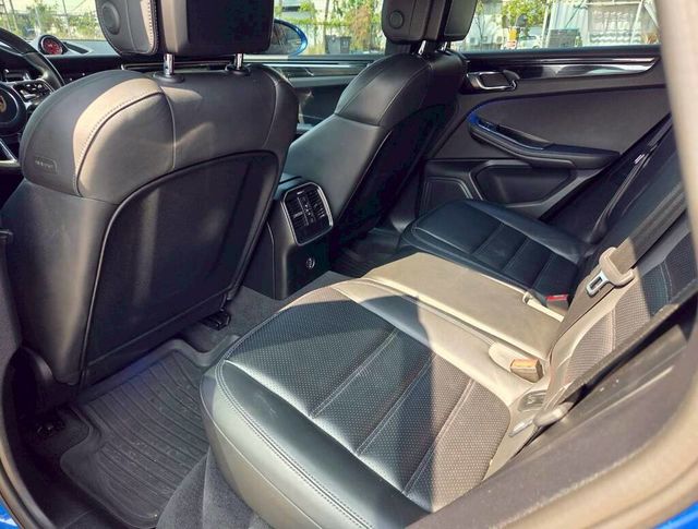PORSCHE保時捷 MACAN  第8張相片